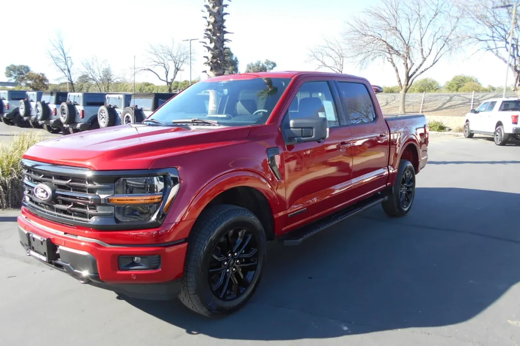 2025 Ford F-150 XLT photo 1
