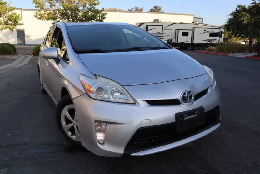 2013 Toyota Prius Two photo 1