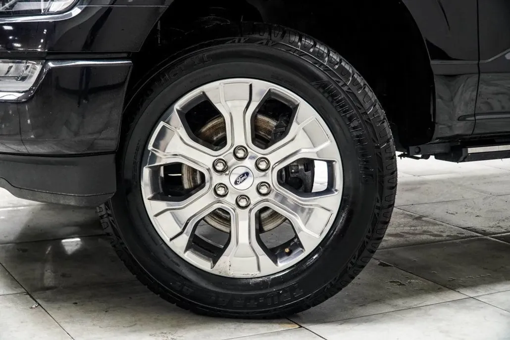 2021 Ford F-150 Platinum photo 1