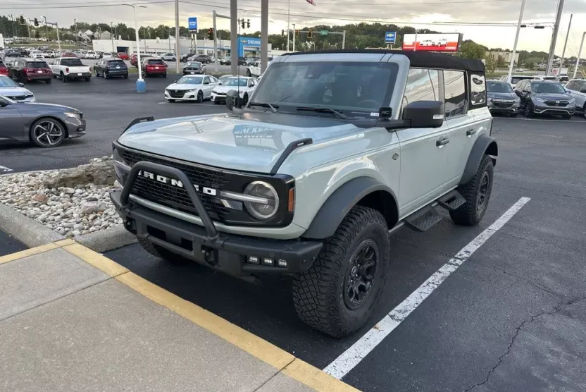 2024 Ford Bronco photo 1
