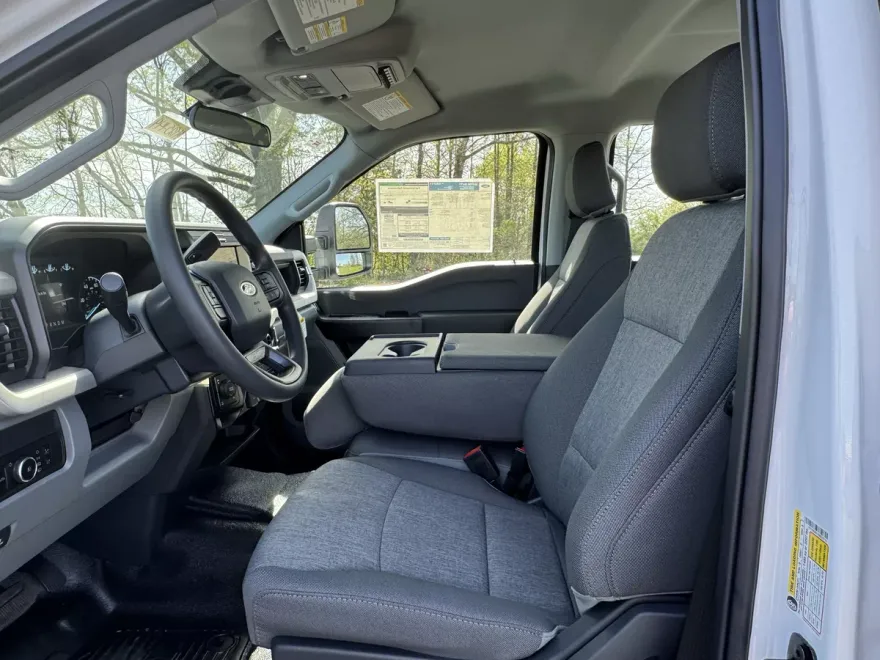 2025 Ford F-250 photo 1