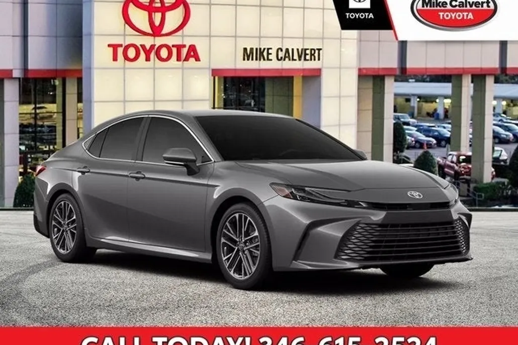 2025 Toyota Camry XLE photo 1