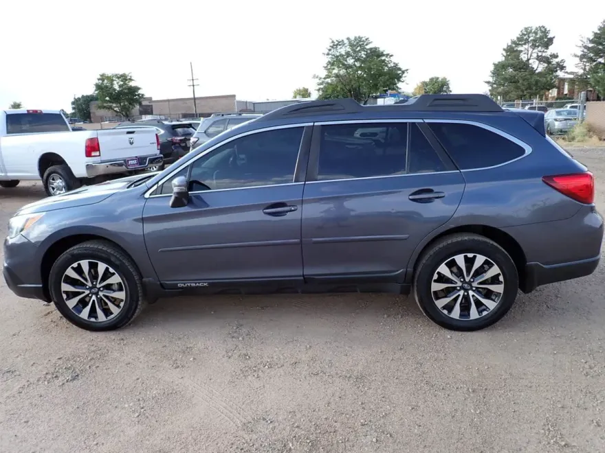 2017 Subaru Outback Limited photo 1