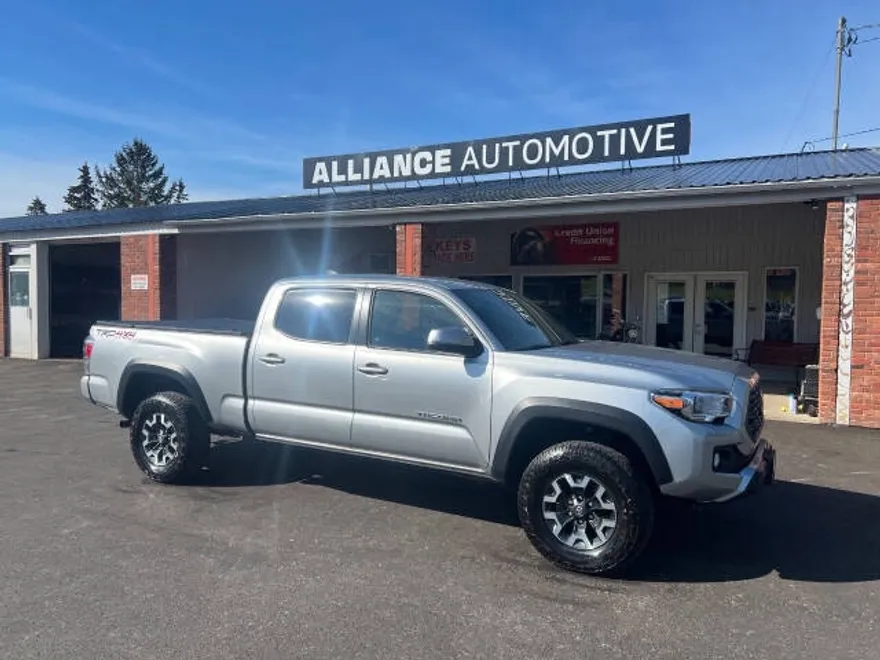 2022 Toyota Tacoma TRD Off-Road photo 1