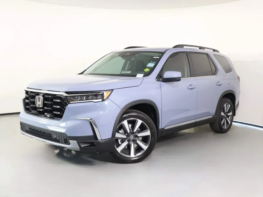 2025 Honda Pilot Touring photo 1