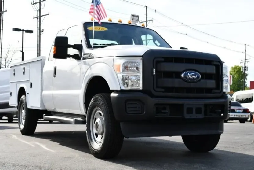 2015 Ford F-350 XL photo 1
