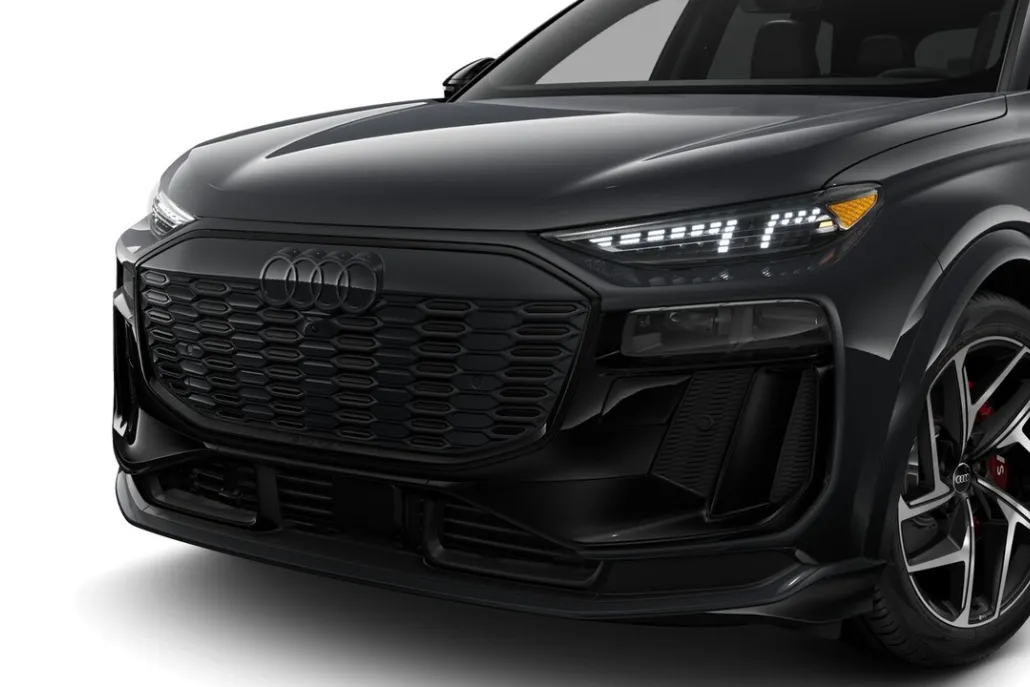 2025 Audi SQ6 photo 1