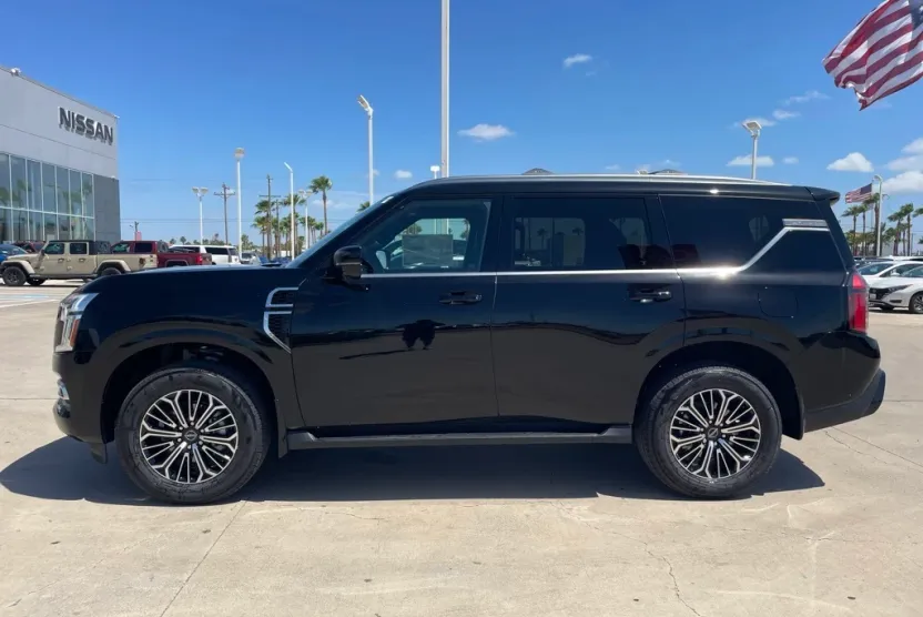 2025 Nissan Armada Platinum photo 1