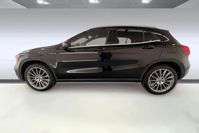 2018 Mercedes Benz GLA 250 photo 1