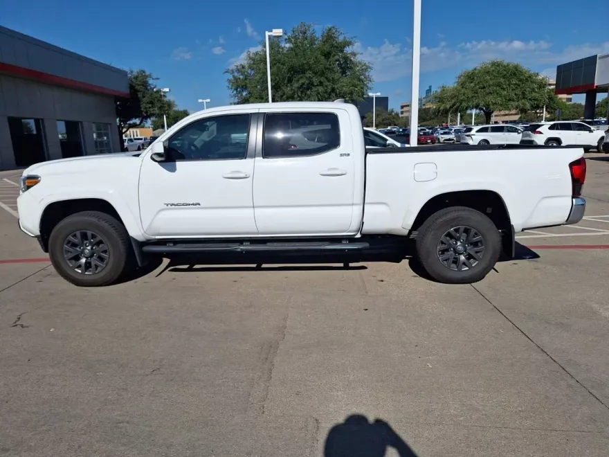 2020 Toyota Tacoma SR5 photo 1