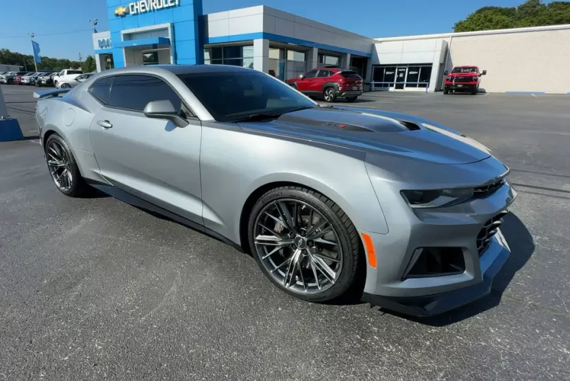 2023 Chevrolet Camaro ZL1 photo 1