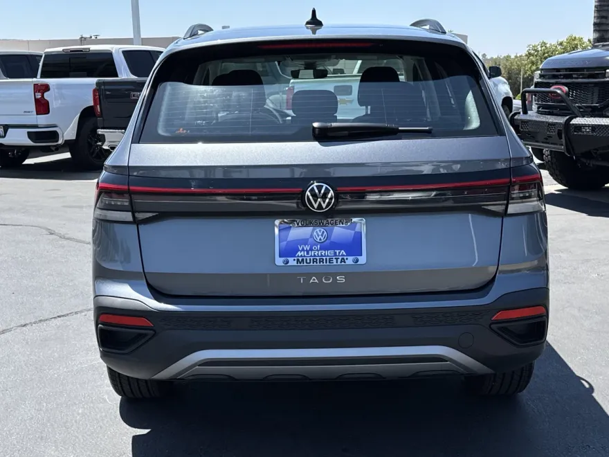 2025 Volkswagen Taos S photo 1