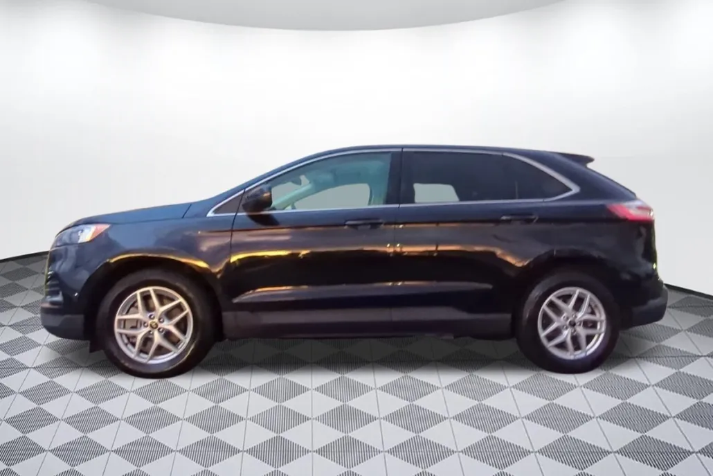 2024 Ford Edge SEL photo 1
