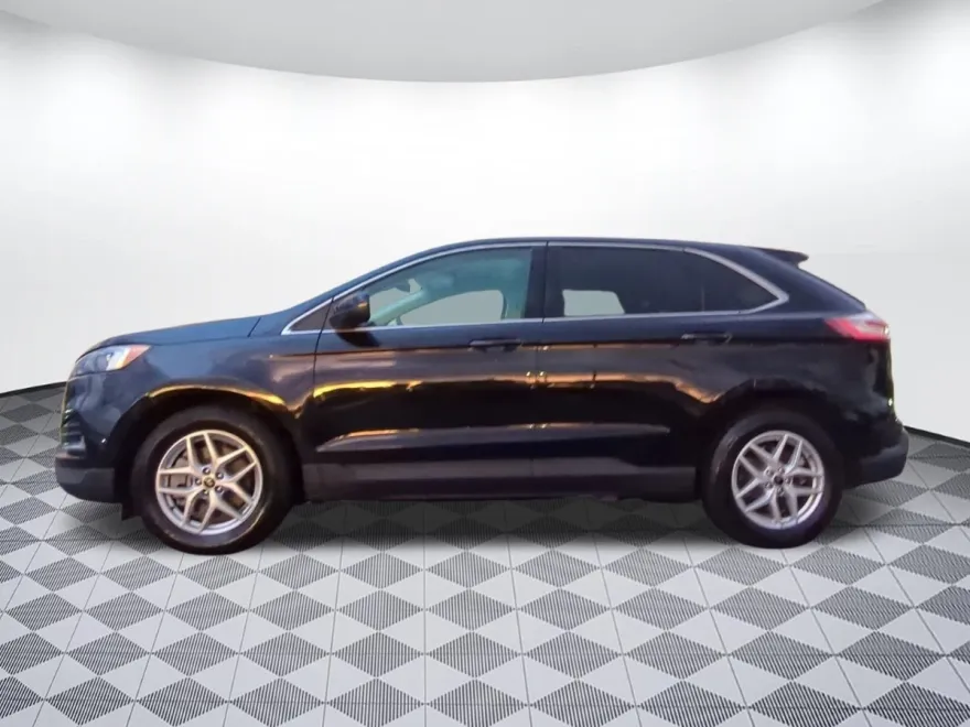 2024 Ford Edge SEL photo 1