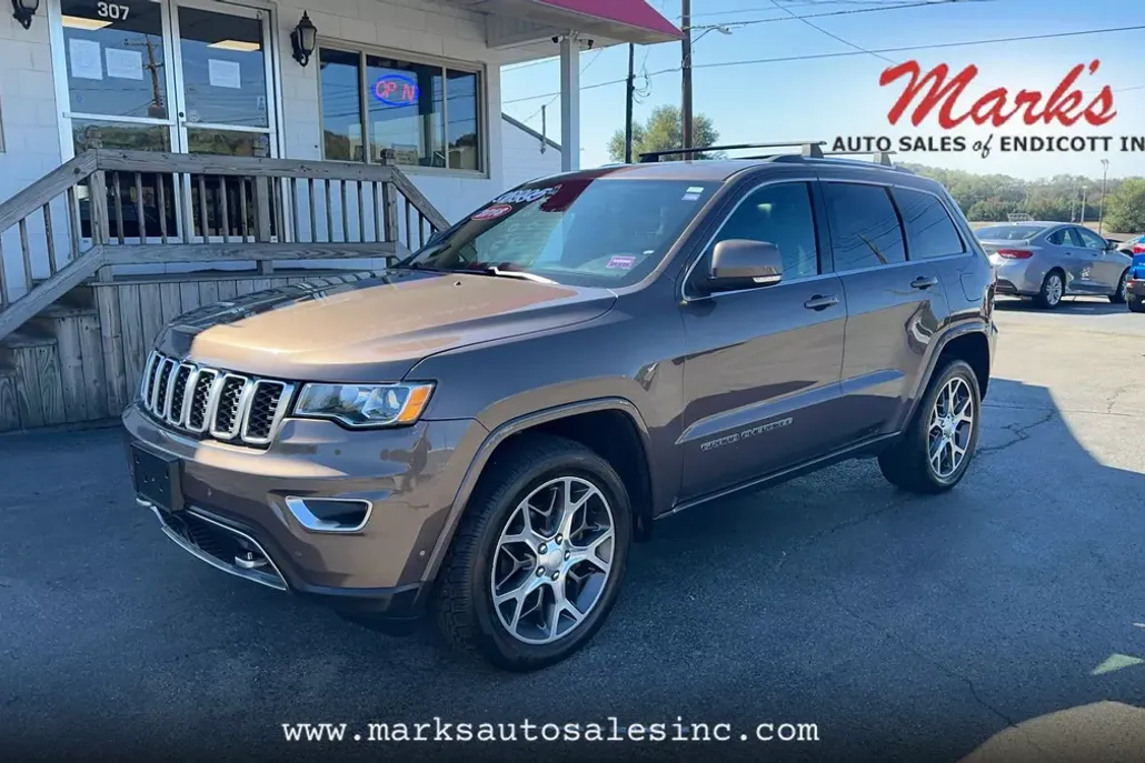 2018 Jeep Grand Cherokee Limited Sterling Edition Sport photo 1