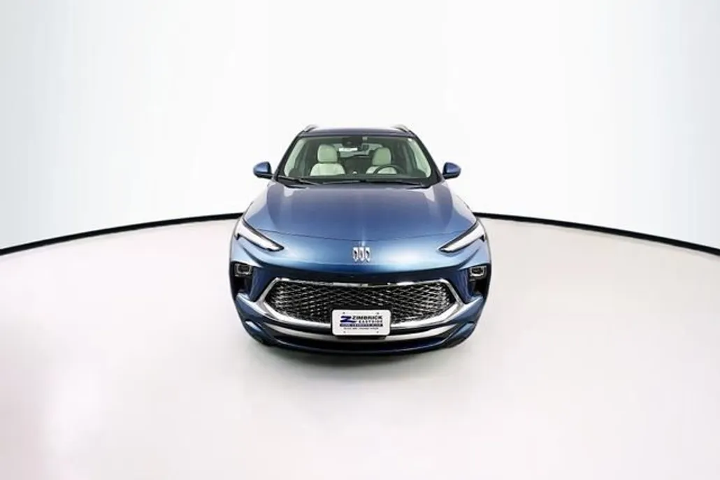 2024 Buick Encore GX Avenir photo 1