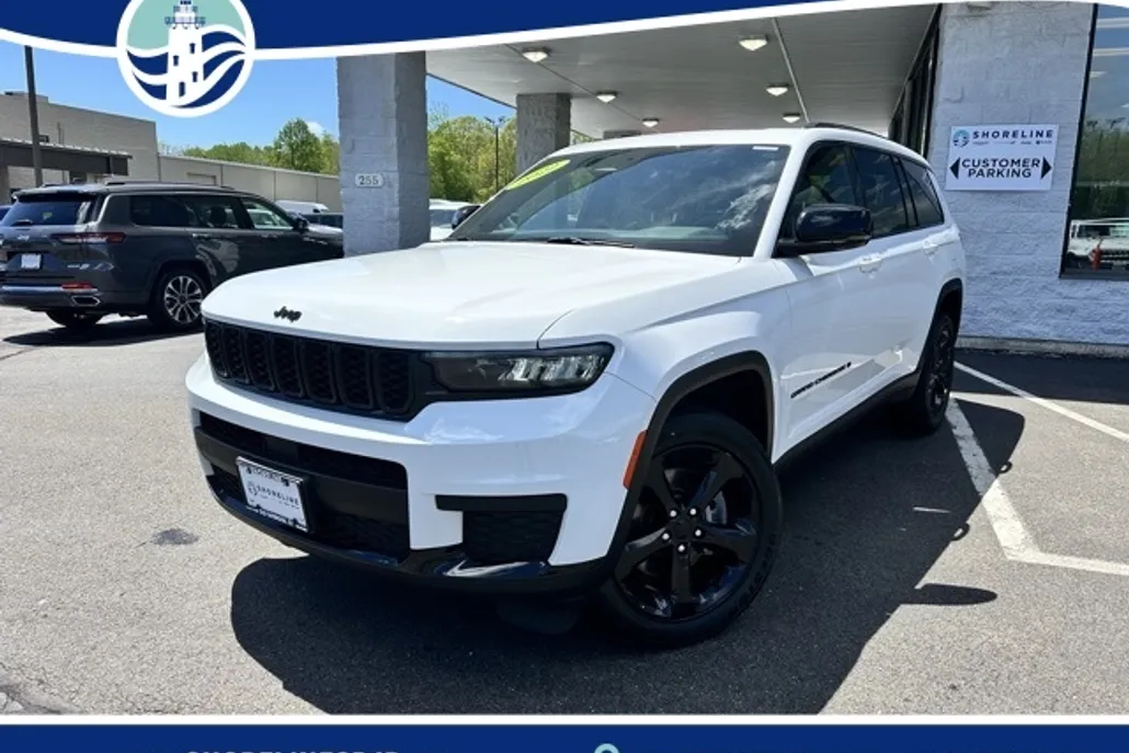 2022 Jeep Grand Cherokee Laredo photo 1