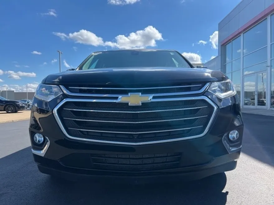 2021 Chevrolet Traverse Premier photo 1