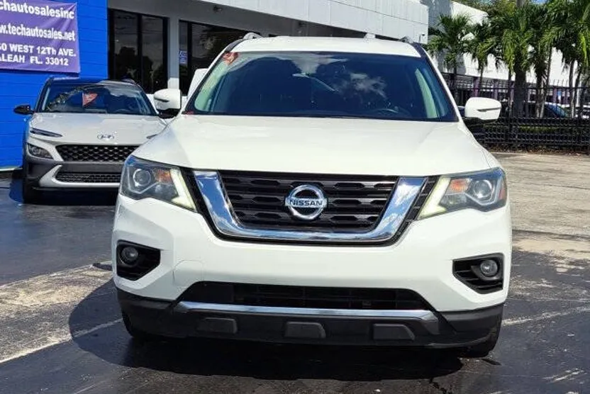 2018 Nissan Pathfinder SV photo 1