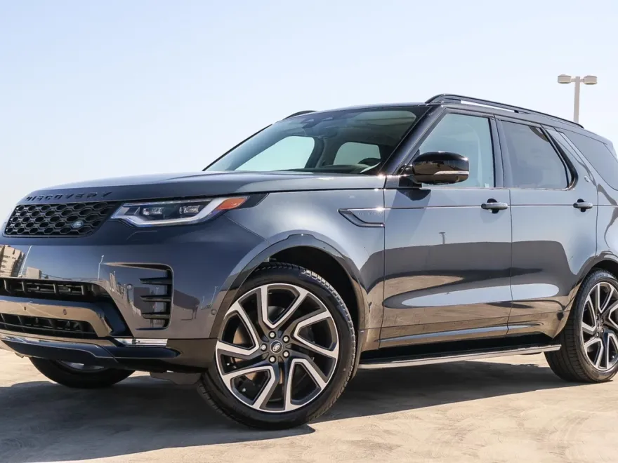 2025 Land Rover Discovery SE photo 1