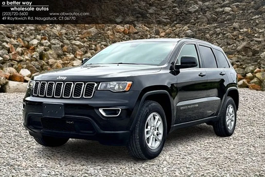 2019 Jeep Grand Cherokee Laredo E photo 1
