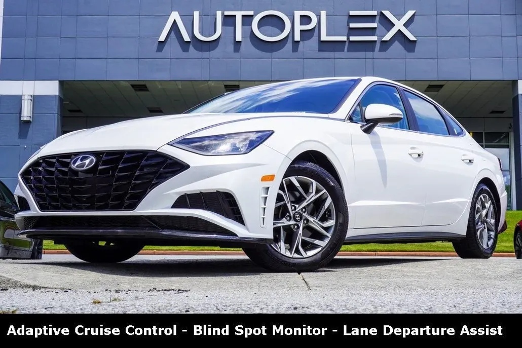 2022 Hyundai Sonata SEL photo 1