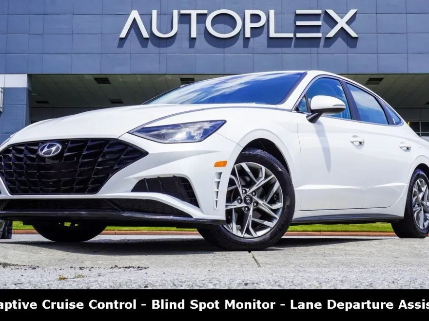 2022 Hyundai Sonata SEL photo 1
