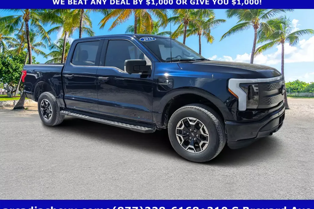 2023 Ford F-150 Lightning XLT photo 1