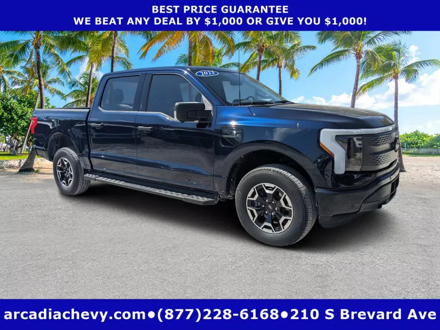 2023 Ford F-150 Lightning XLT photo 1