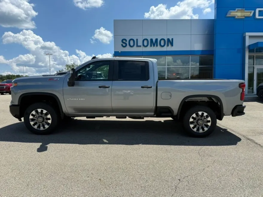 2025 Chevrolet Silverado 2500HD Custom photo 1