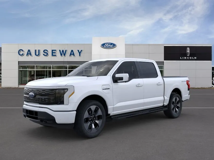 2023 Ford F-150 Lightning Platinum photo 1