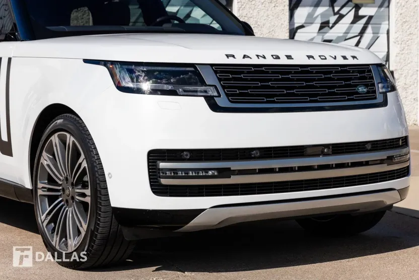 2023 Land Rover New Range Rover SE photo 1