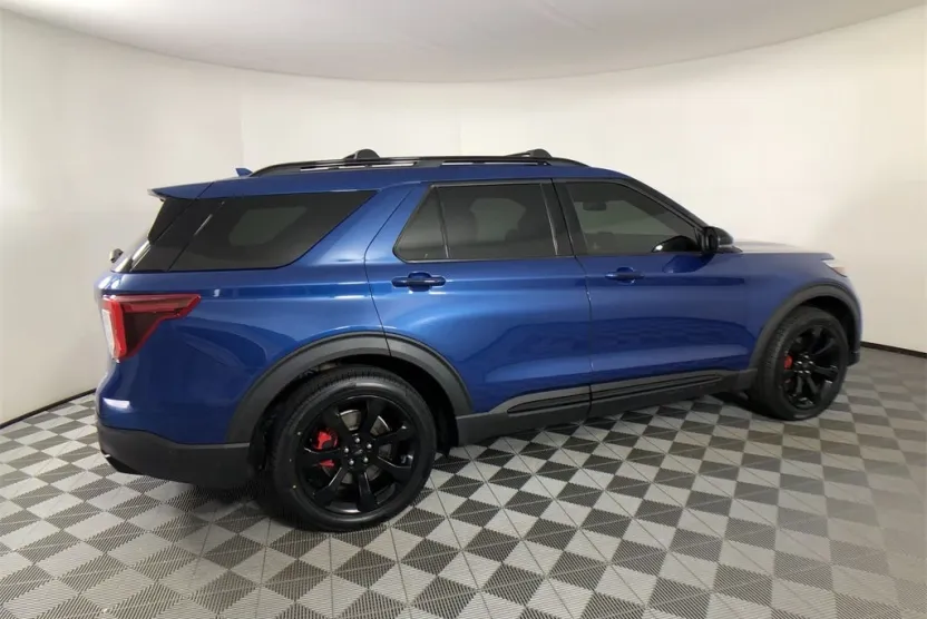 2020 Ford Explorer ST photo 1