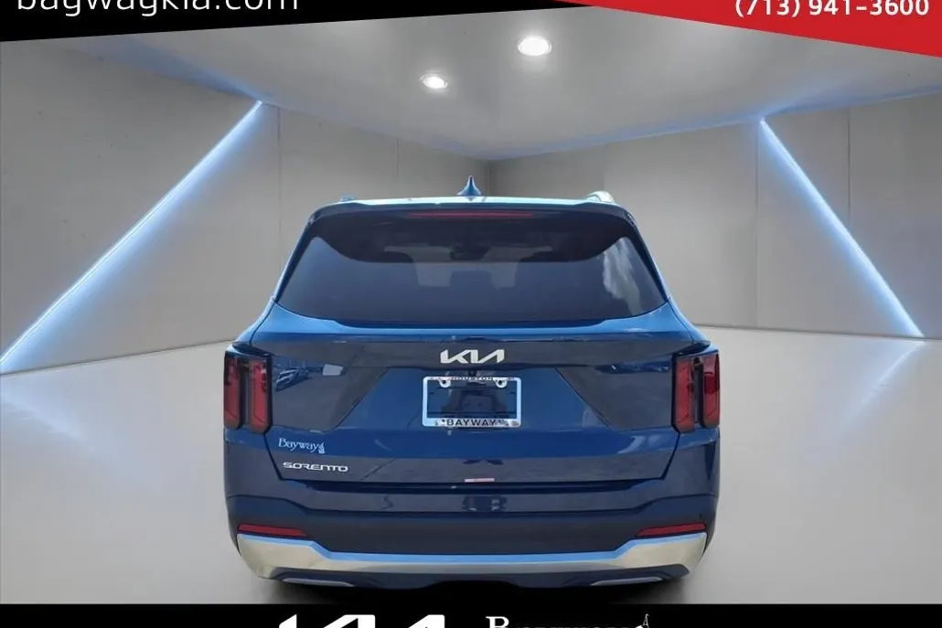 2025 Kia Sorento S photo 1
