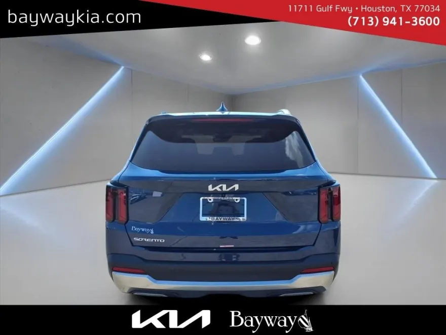 2025 Kia Sorento S photo 1