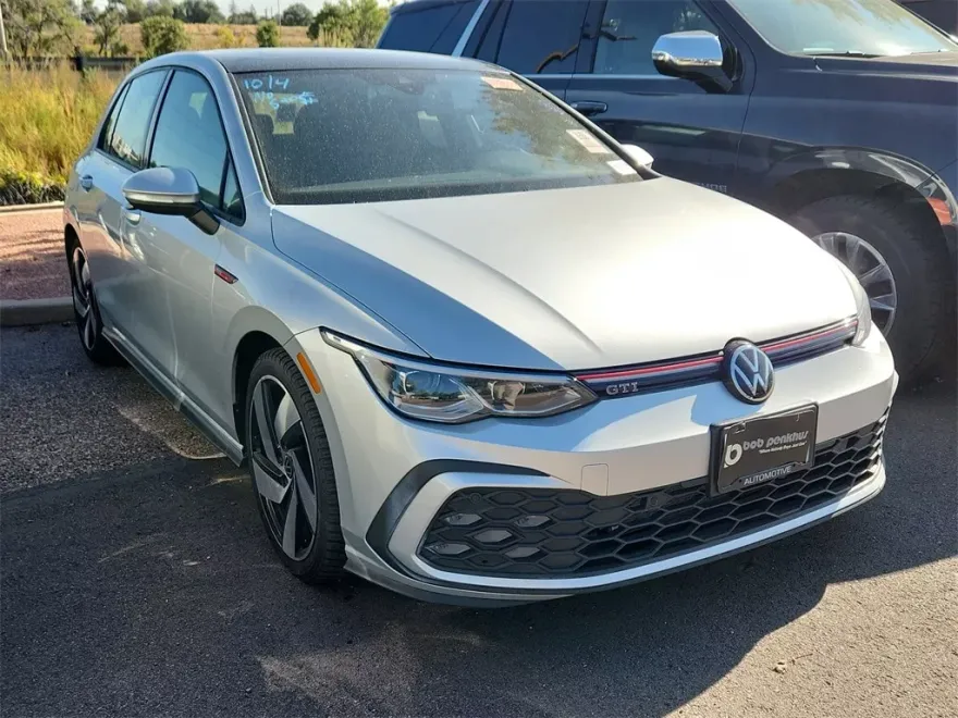 2022 Volkswagen Golf GTI SE photo 1