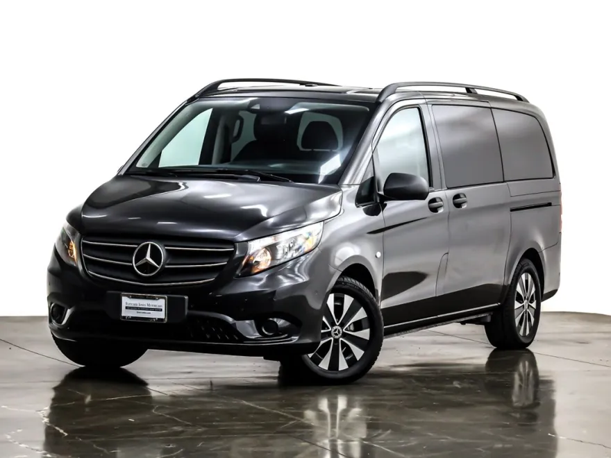 2022 Mercedes Benz Metris Passenger Van photo 1