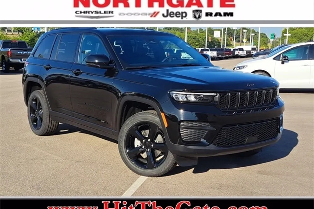 2025 Jeep Grand Cherokee Altitude photo 1