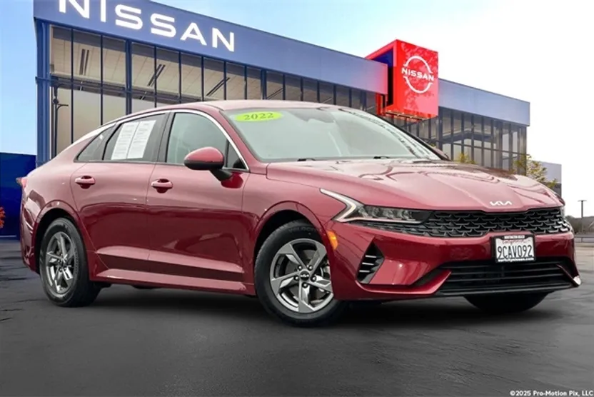 2022 Kia K5 LXS photo 1