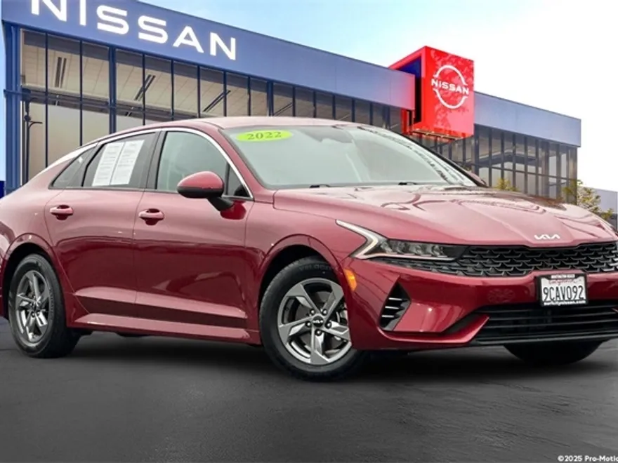 2022 Kia K5 LXS photo 1