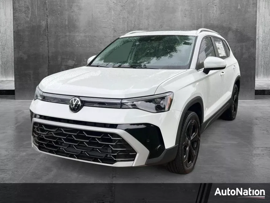 2025 Volkswagen Taos SEL photo 1