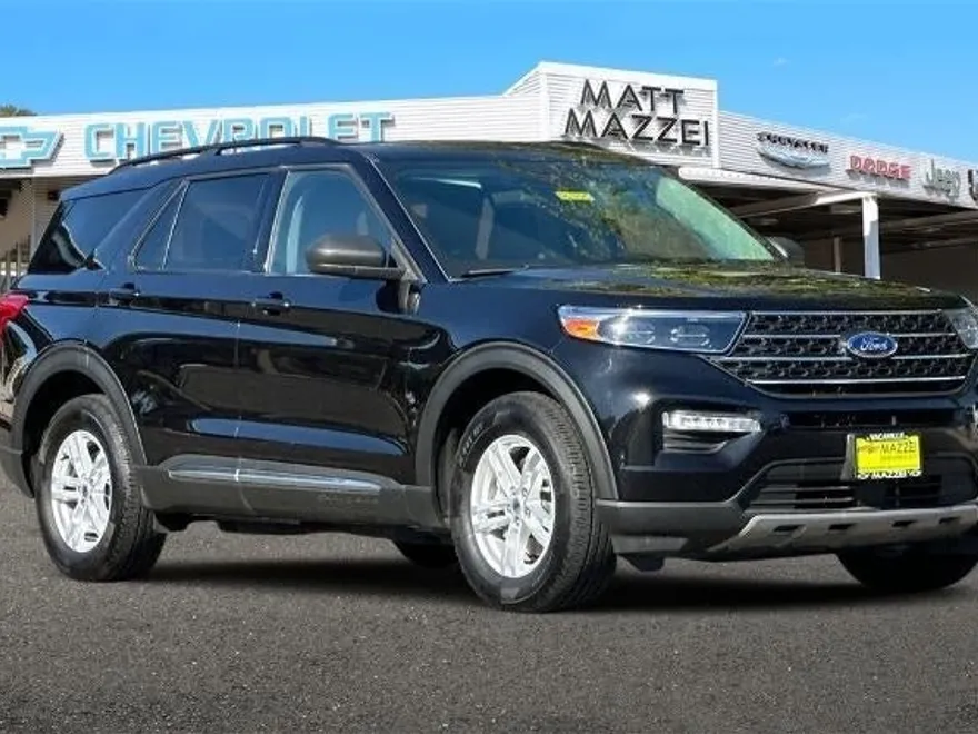 2022 Ford Explorer XLT photo 1