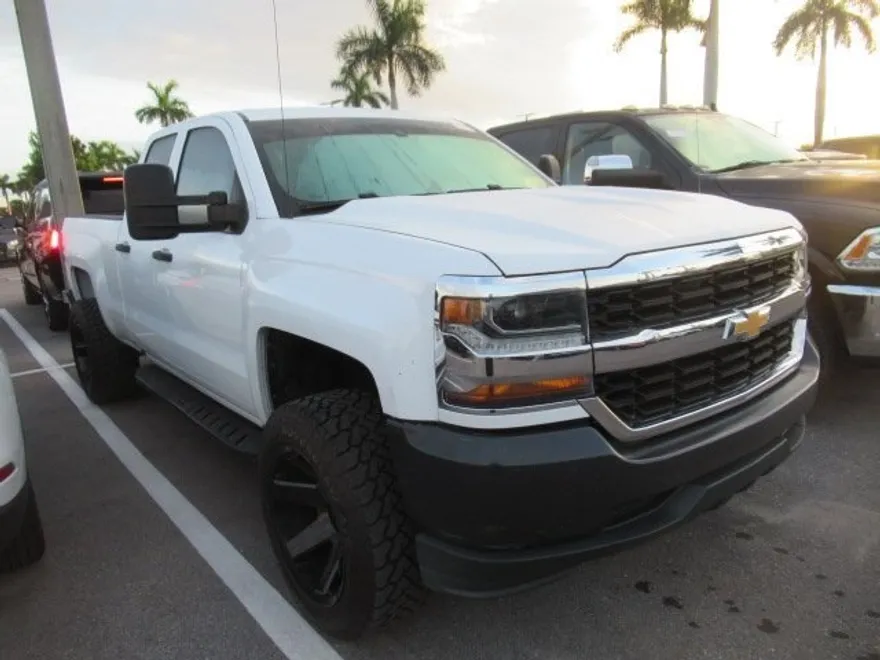 2018 Chevrolet Silverado 1500 photo 1