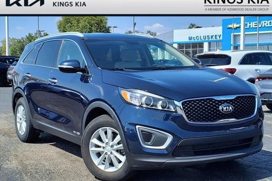 2017 Kia Sorento LX V6 photo 1