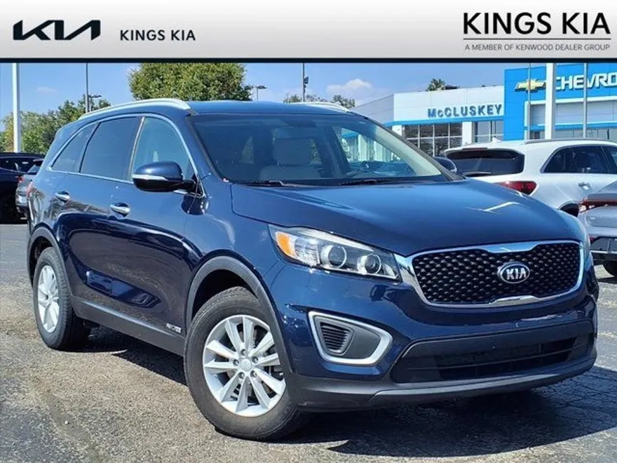 2017 Kia Sorento LX V6 photo 1