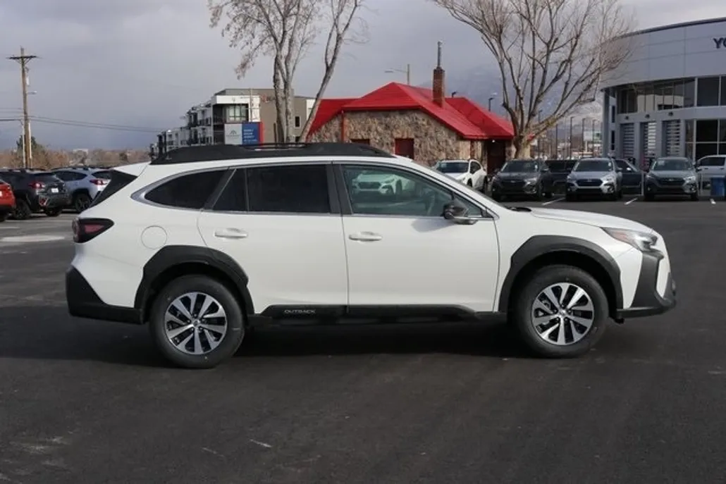 2025 Subaru Outback Premium photo 1