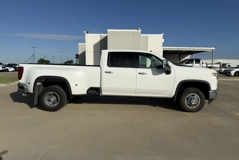 2021 Chevrolet Silverado 3500HD LTZ photo 1