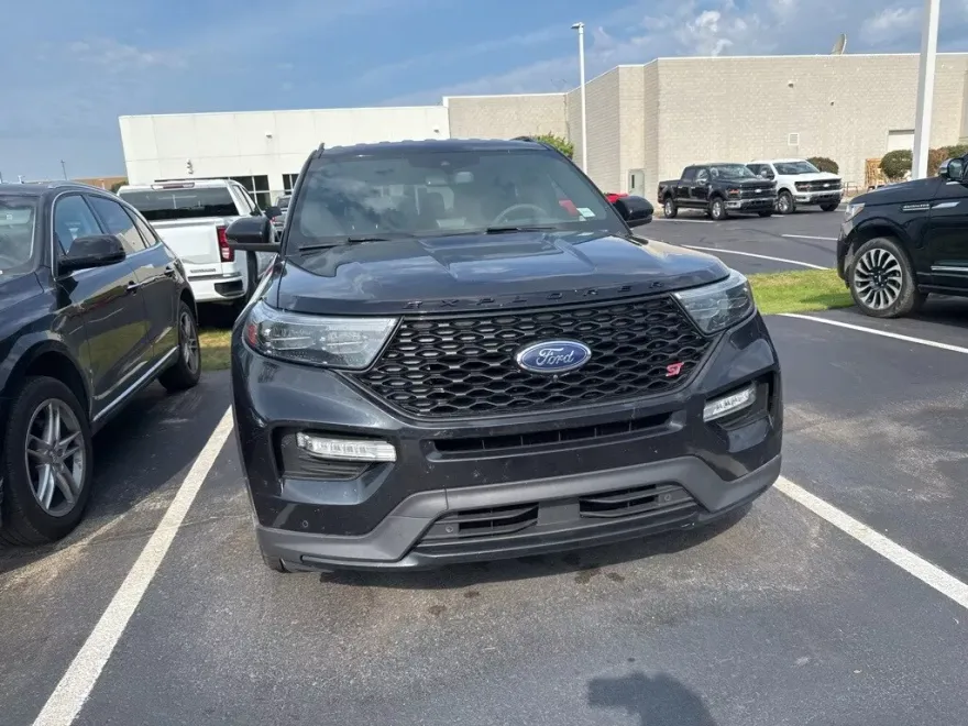 2020 Ford Explorer ST photo 1