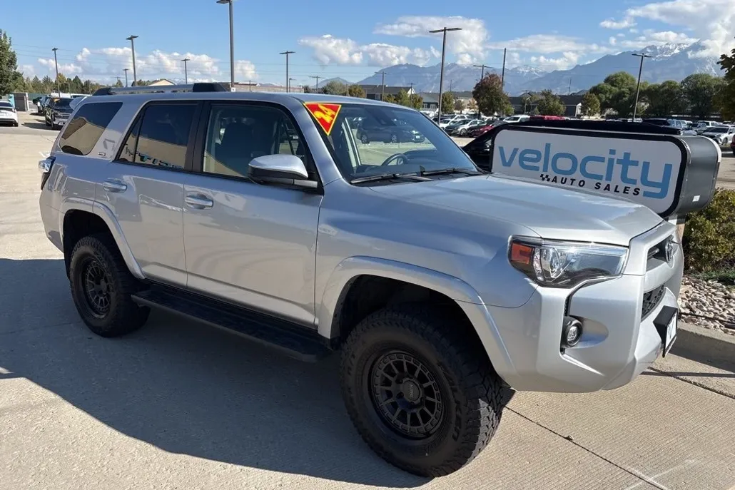 2024 Toyota 4Runner SR5 photo 1