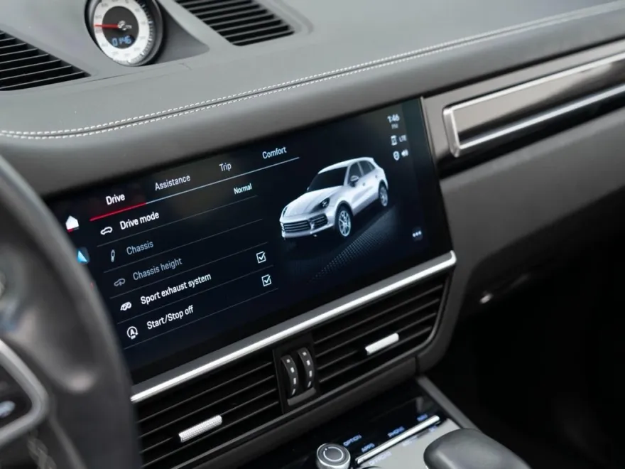 2022 Porsche Cayenne GTS photo 22